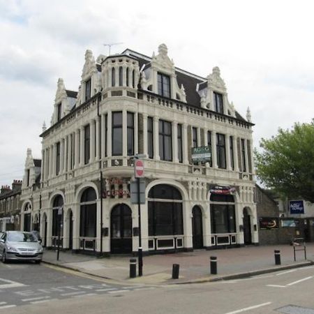 Duke Of Fife Hotell Barking  Exteriör bild